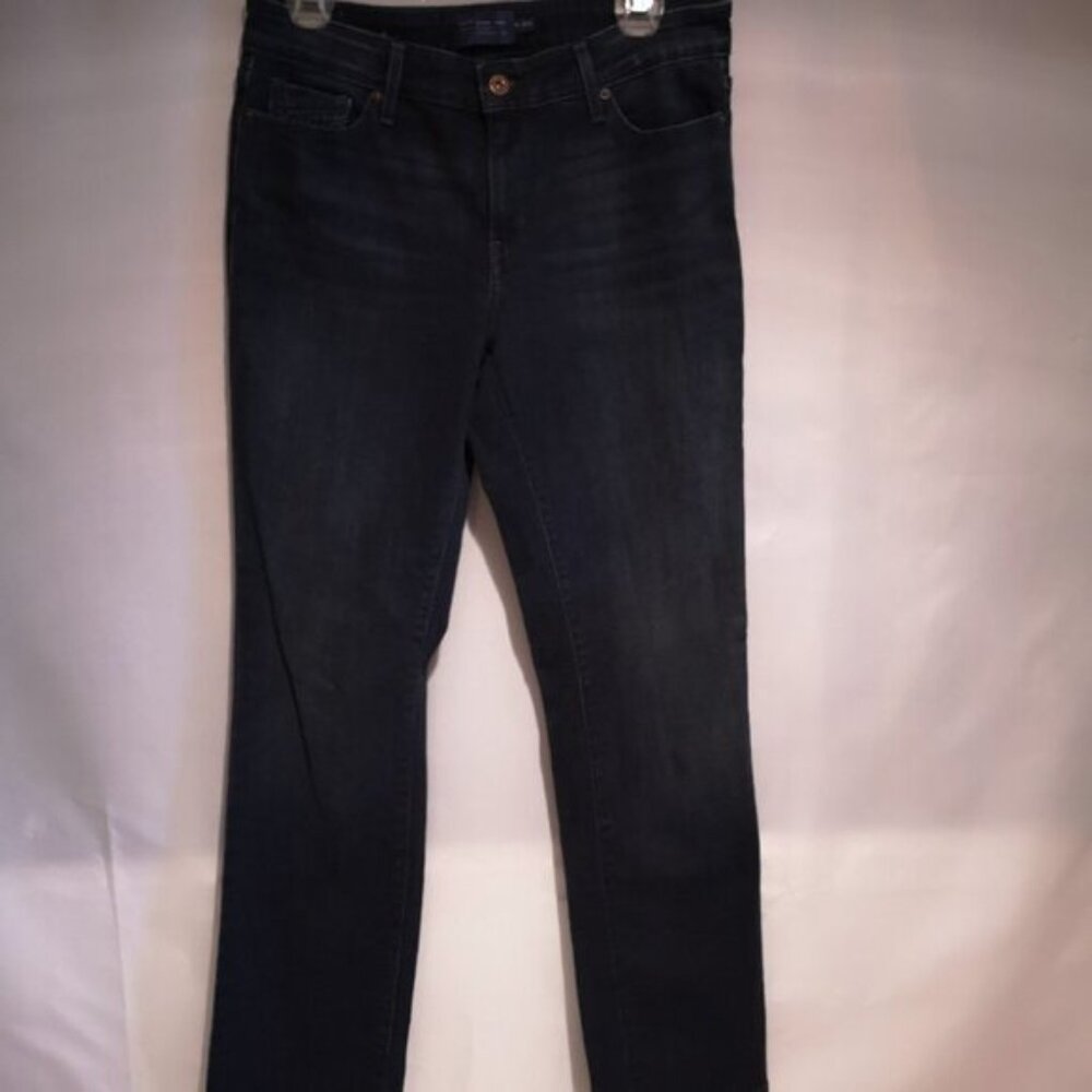 Levis Slight Curve Classic Straight Leg Ladies Dark Wash Jeans